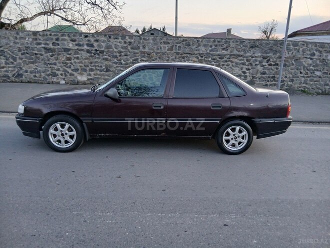 Opel Vectra 1992, 346,751 km - 1.8 l - Qax