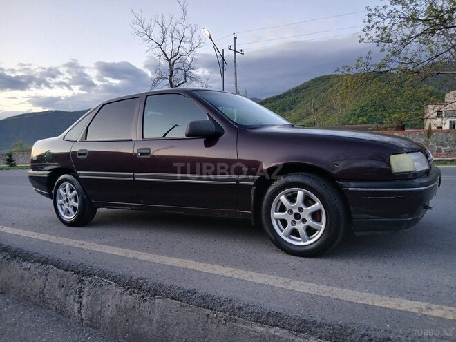 Opel Vectra 1992, 346,751 km - 1.8 l - Qax