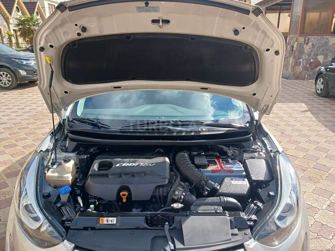 Hyundai Avante 2015, 182,321 km - 1.6 л - Gəncə