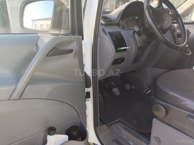 Mercedes Vito 111 2010, 268,000 km - 2.2 л - Bakı