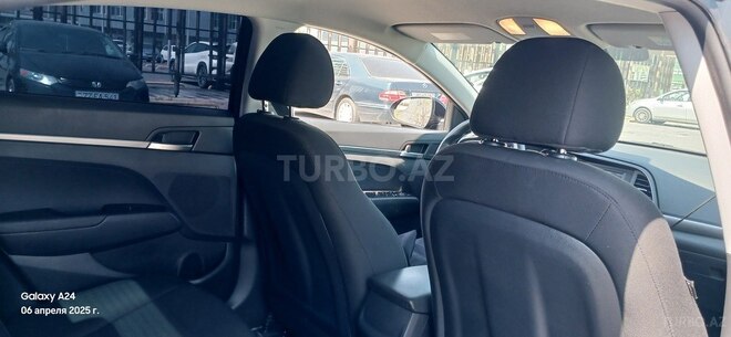 Hyundai Elantra 2019, 100,600 km - 2.0 l - Bakı
