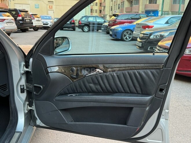 Mercedes E 320 2002, 290,000 km - 3.2 l - Bakı