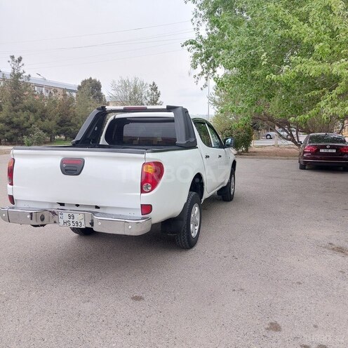 Mitsubishi L200 2012, 265,000 km - 2.5 l - Şirvan