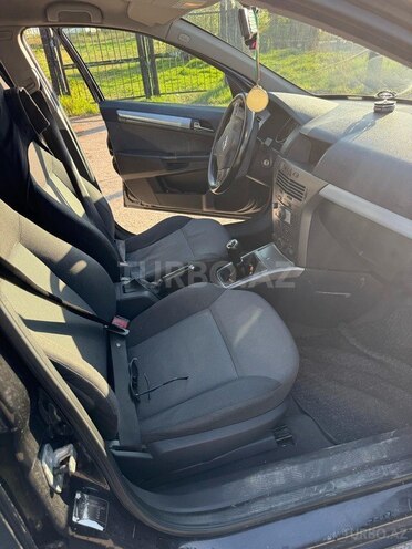 Opel Astra 2006, 355,000 km - 1.4 l - Qusar