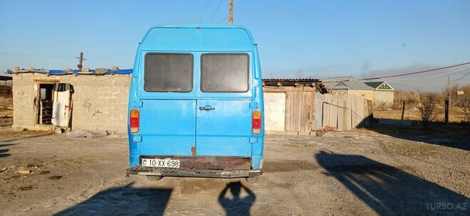 Mercedes 208 D 1992, 297,358 km - 2.4 л - Bərdə