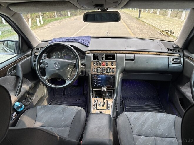 Mercedes E 270 1999, 285,000 km - 2.7 l - İmişli