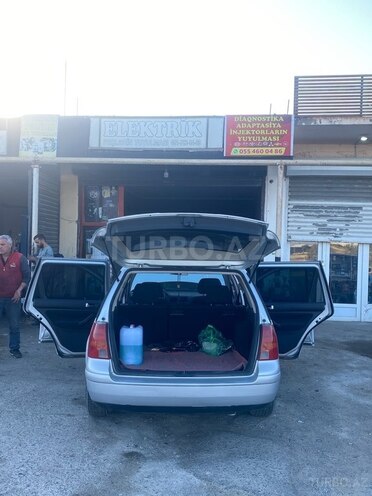 Volkswagen Golf 2004, 335,000 km - 1.6 л - Bakı