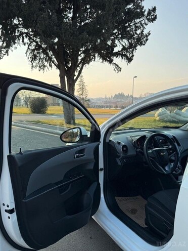 Chevrolet Aveo-11