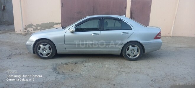 Mercedes C 180 2002, 300,000 km - 1.8 л - Bakı