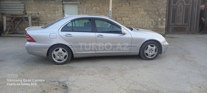 Mercedes C 180 2002, 300,000 km - 1.8 л - Bakı