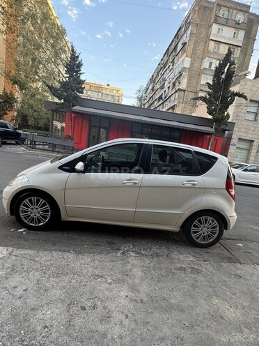 Mercedes A 180 2011, 128,000 km - 1.7 л - Bakı