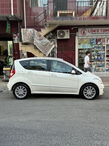 Mercedes A 180 2011, 128,000 km - 1.7 л - Bakı