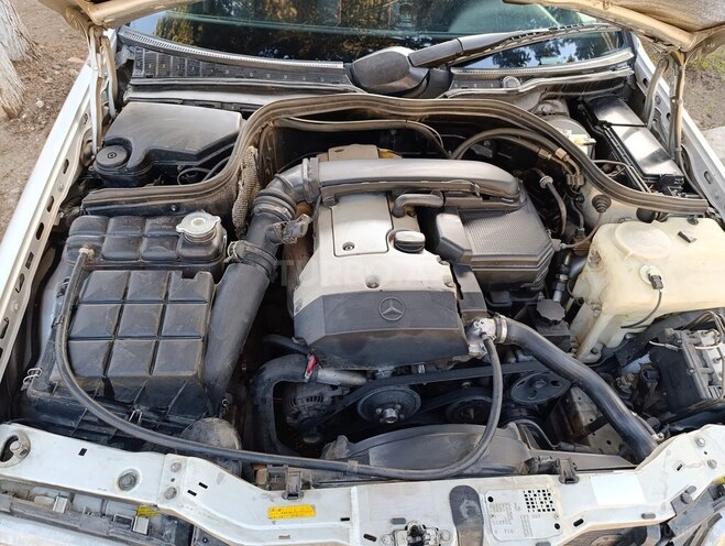 Mercedes C 200 1997, 369,000 km - 2.0 l - Qazax