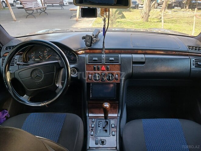 Mercedes E 230 1997, 341,000 km - 2.3 l - Bakı