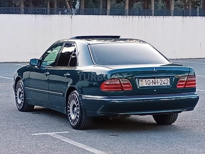 Mercedes E 240 1999, 325,400 km - 2.4 l - Bakı