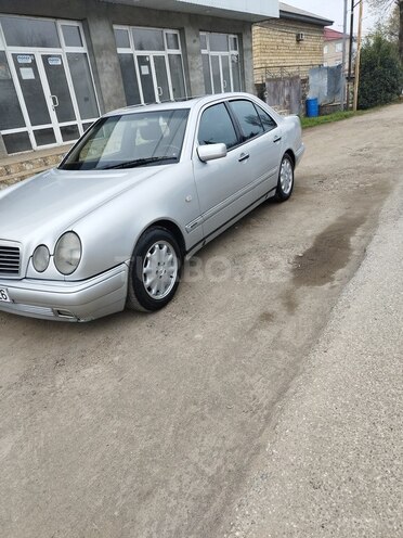 Mercedes E 300 d 1999, 526,000 km - 3.0 l - Masallı