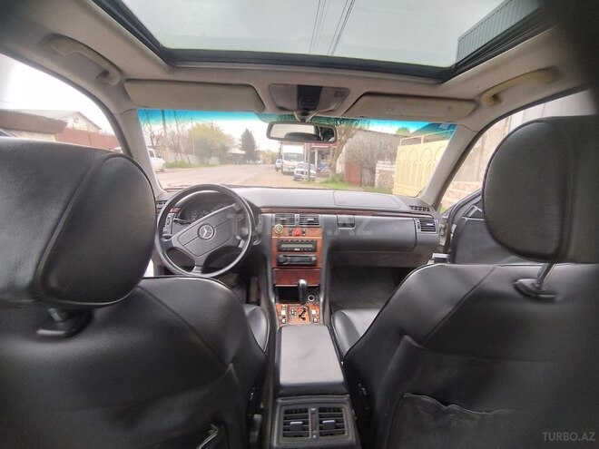 Mercedes E 300 d 1999, 526,000 km - 3.0 l - Masallı