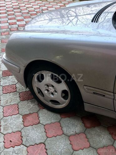 Mercedes E 320 2000, 498,000 km - 3.2 l - Bakı