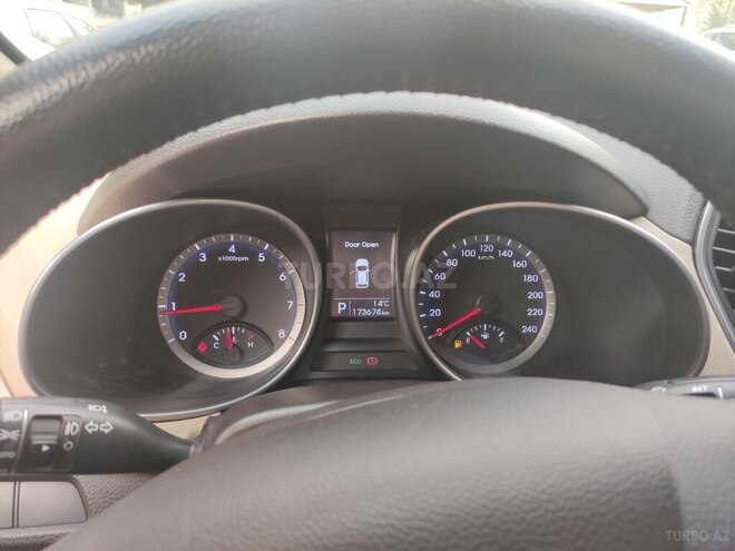 Hyundai Santa Fe-11