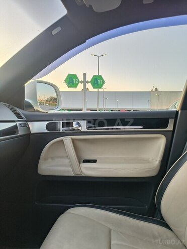 Volkswagen Touareg 2008, 185,000 km - 4.2 л - Bakı