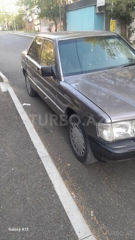 Mercedes 190 1991, 300,000 km - 1.8 l - Mingəçevir