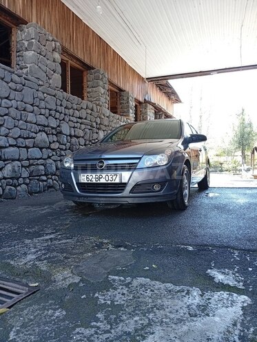 Opel Astra 2005, 215,000 km - 1.4 l - Zaqatala
