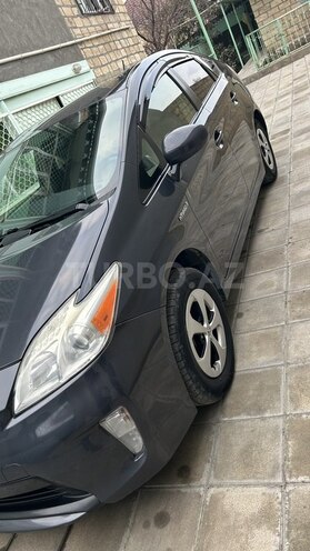 Toyota Prius 2015, 286,000 km - 1.8 л - Yevlax