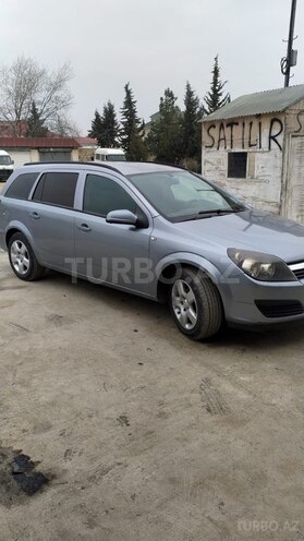 Opel Astra 2006, 300,000 km - 1.3 l - Salyan