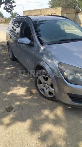 Opel Astra 2006, 300,000 km - 1.3 l - Salyan
