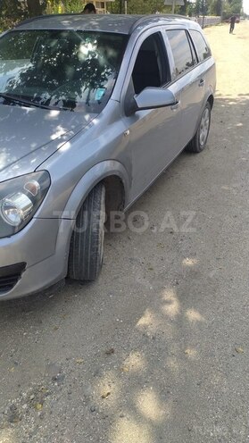 Opel Astra 2006, 300,000 km - 1.3 l - Salyan
