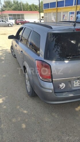 Opel Astra 2006, 300,000 km - 1.3 l - Salyan