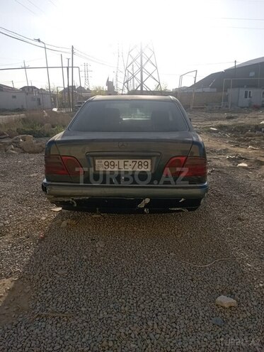 Mercedes E 220 d 1998, 355,000 km - 2.2 л - Bakı