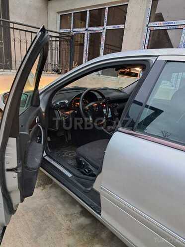 Mercedes C 220 d 2002, 398,000 km - 2.2 l - Bakı