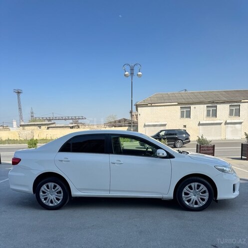 Toyota Corolla 2013, 234,000 km - 1.6 l - Bakı