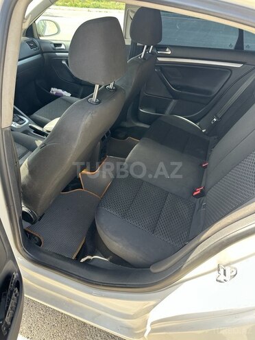 Volkswagen Jetta 2010, 443,000 km - 1.6 л - Bakı