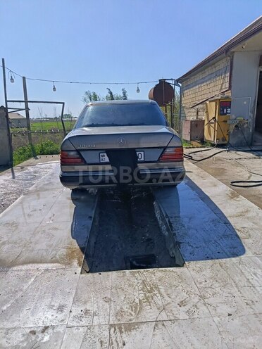 Mercedes E 300 d 1990, 500,000 km - 3.0 л - Salyan