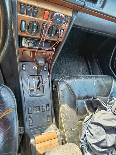 Mercedes E 300 d 1990, 500,000 km - 3.0 л - Salyan