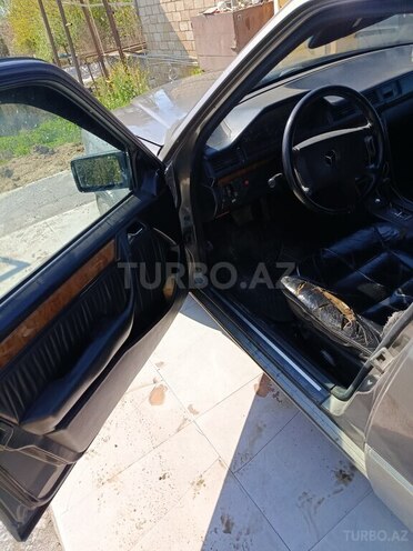 Mercedes E 300 d 1990, 500,000 km - 3.0 л - Salyan