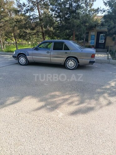 Mercedes E 300 d 1990, 500,000 km - 3.0 л - Salyan