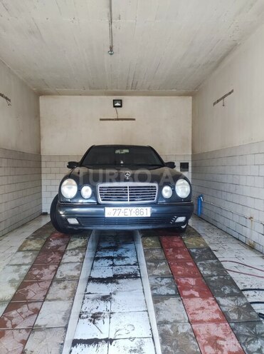 Mercedes E 230 1995, 596,757 km - 2.3 l - Salyan