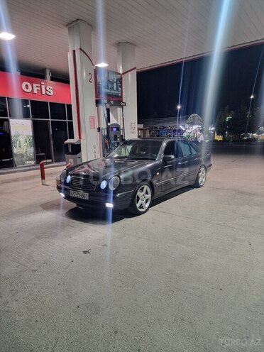 Mercedes E 230 1995, 596,757 km - 2.3 l - Salyan
