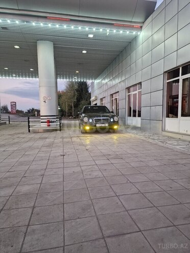 Mercedes E 230 1995, 596,757 km - 2.3 l - Salyan