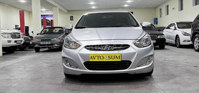 Hyundai Accent-10