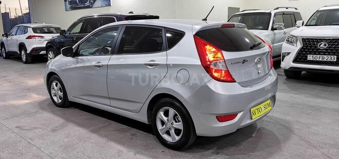 Hyundai Accent-3
