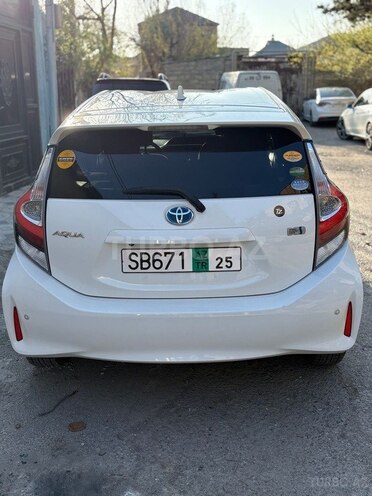Toyota Aqua 2017, 120,000 km - 1.5 l - Bakı