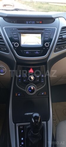 Hyundai Elantra 2015, 84,000 km - 1.8 л - Bakı
