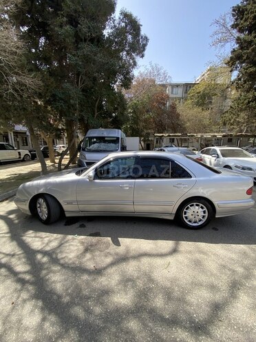 Mercedes E 220 d 1999, 413,497 km - 2.2 л - Bakı