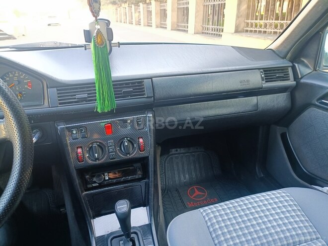 Mercedes E 200 1994, 381,887 km - 2.0 l - Bakı