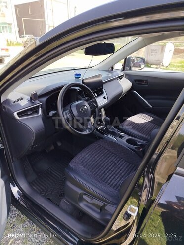 Toyota Corolla Cross 2024, 3,800 km - 2.0 л - Şirvan