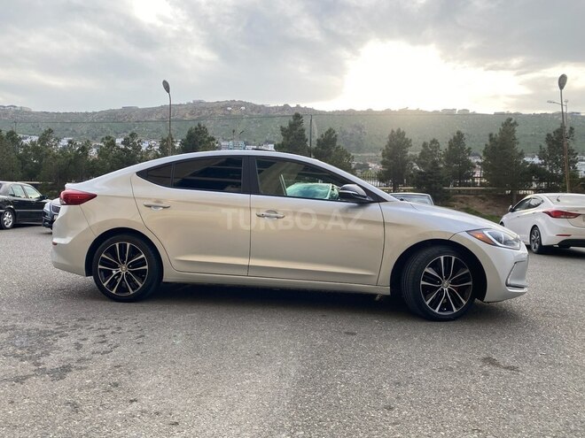 Hyundai Elantra 2017, 100,000 km - 2.0 l - Bakı